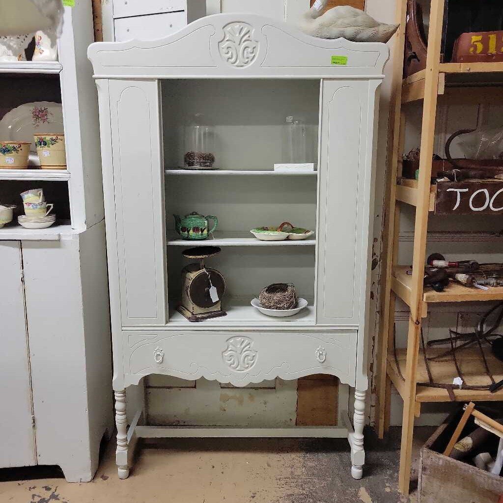 White cabinet (RB)