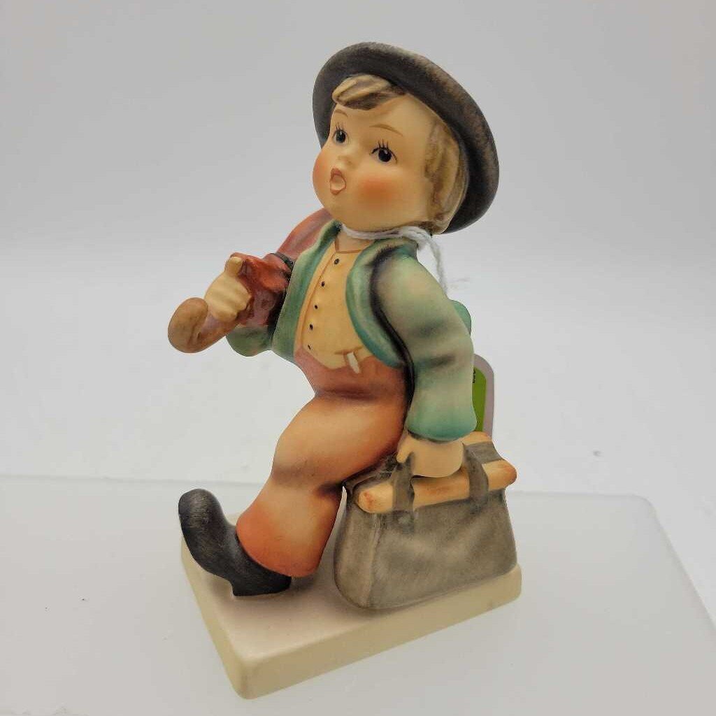 Hummel Figurine "Merry Wanderer" (DEB)