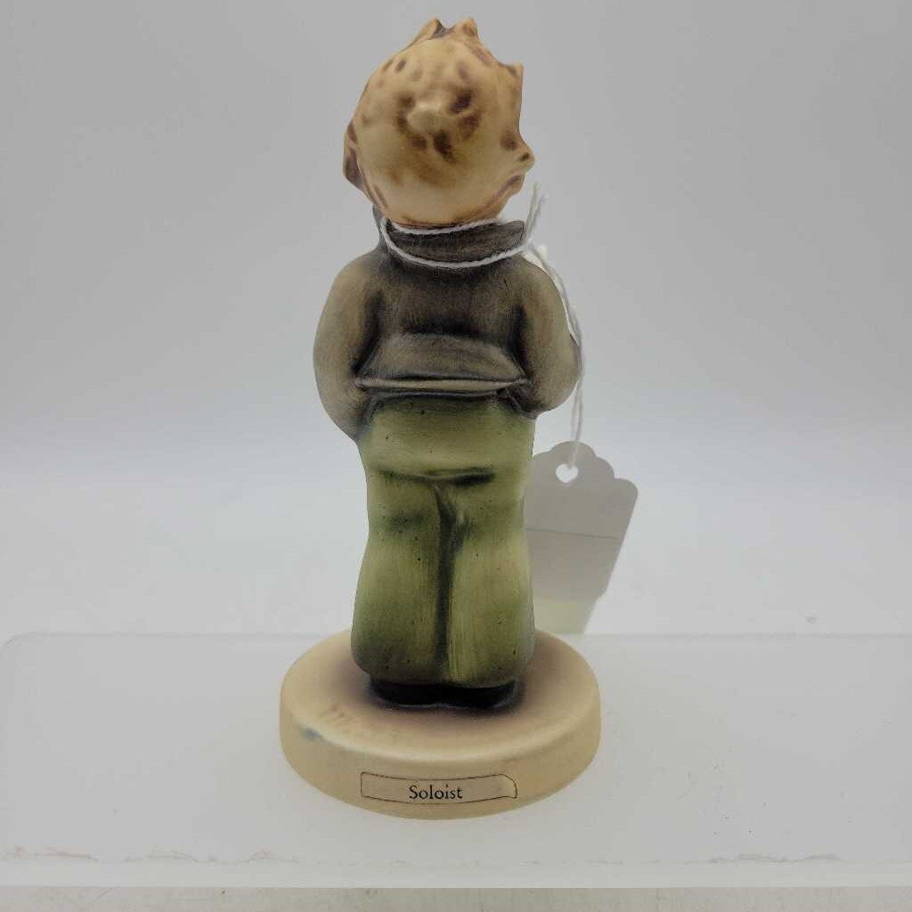 Hummel Figure "Soloist" # 135 (DEB)