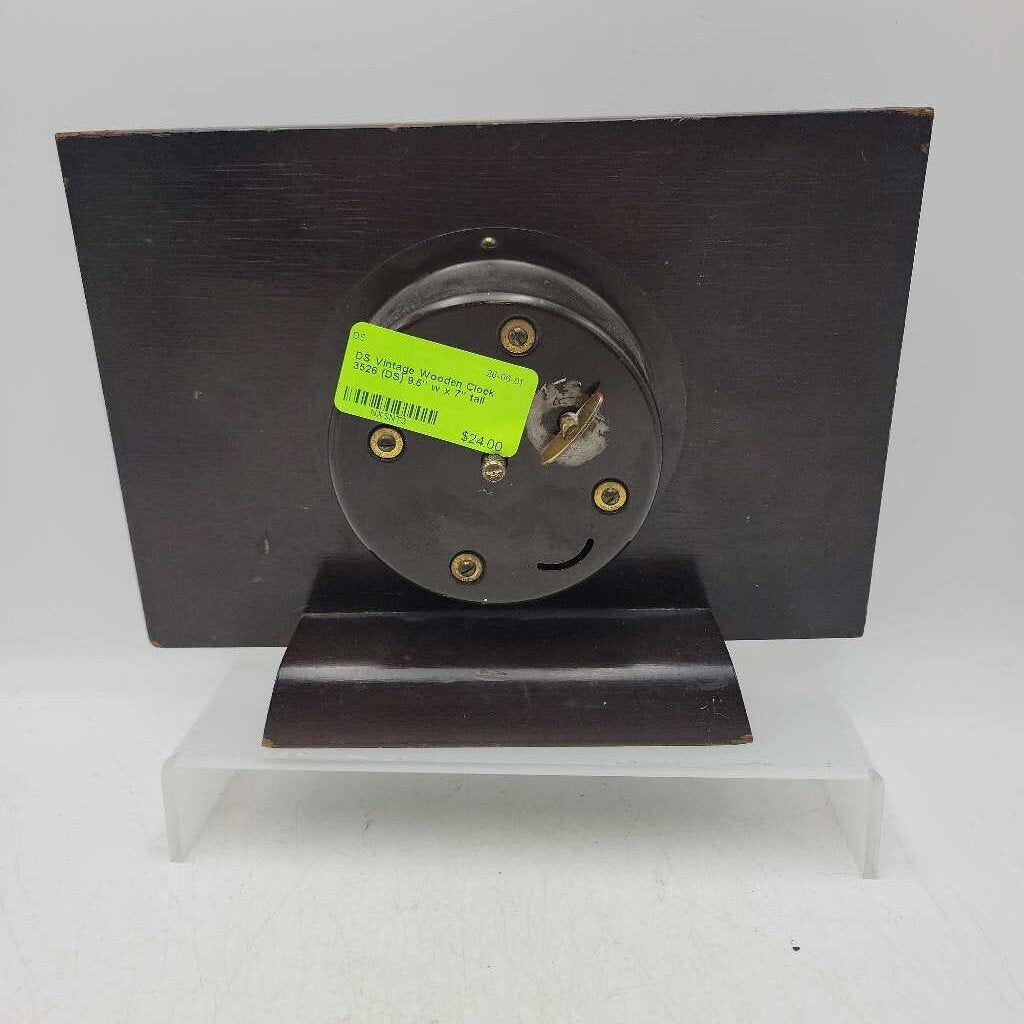 Vintage Wooden Clock 3526 (DS)