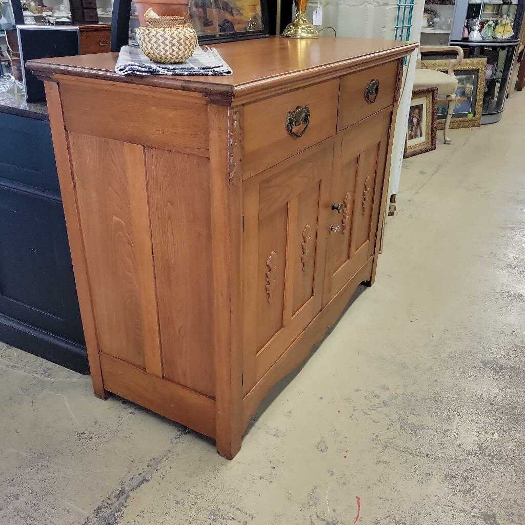 Pine Sideboard w/Key ((YVO) (606)