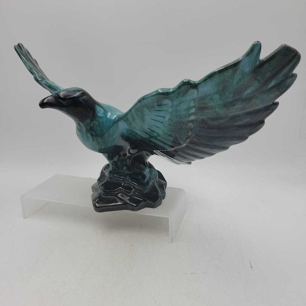 Blue Mountain Pottery Eagle (DER)