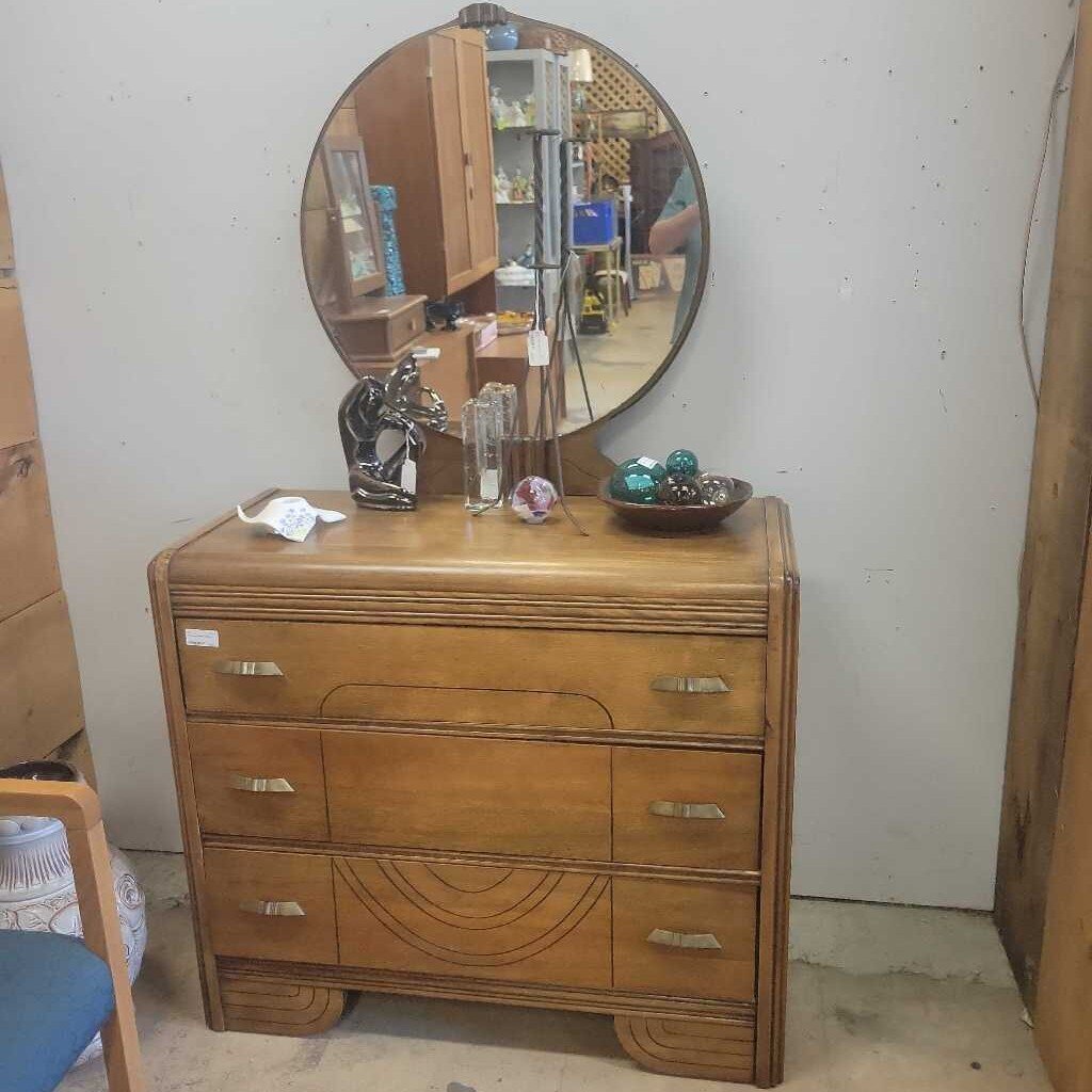 Art Deco Dresser w/Mirror (DER)