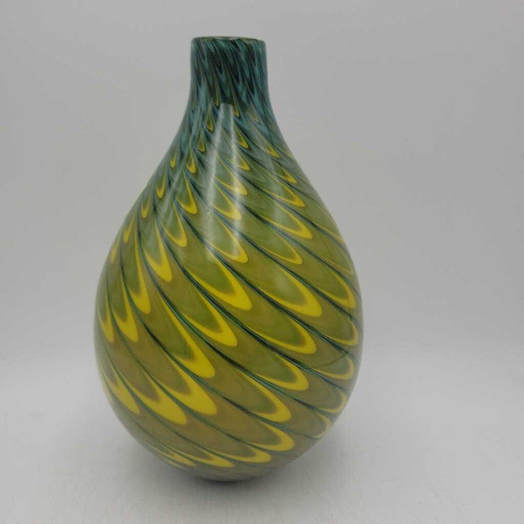 Art Glass Vase (YVO) (606)