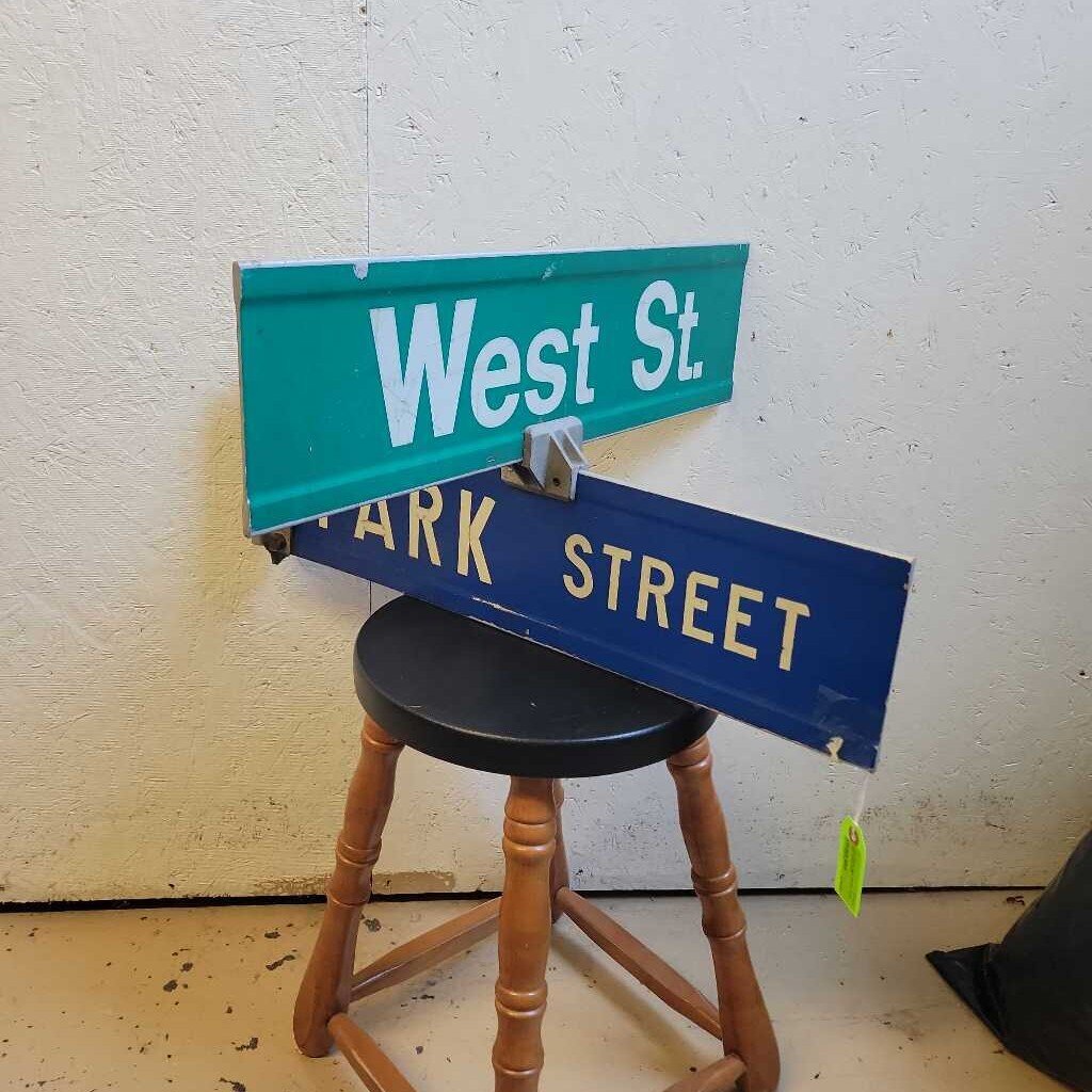 Street Sign Double West and Park (JAS)