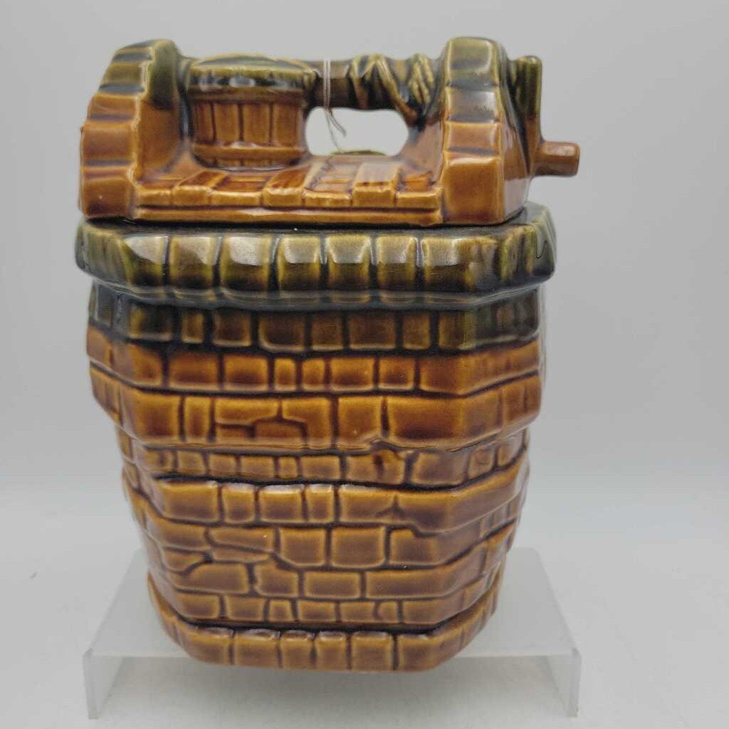 McCoy Pottery Wishing Well Cookie Jar (JL)