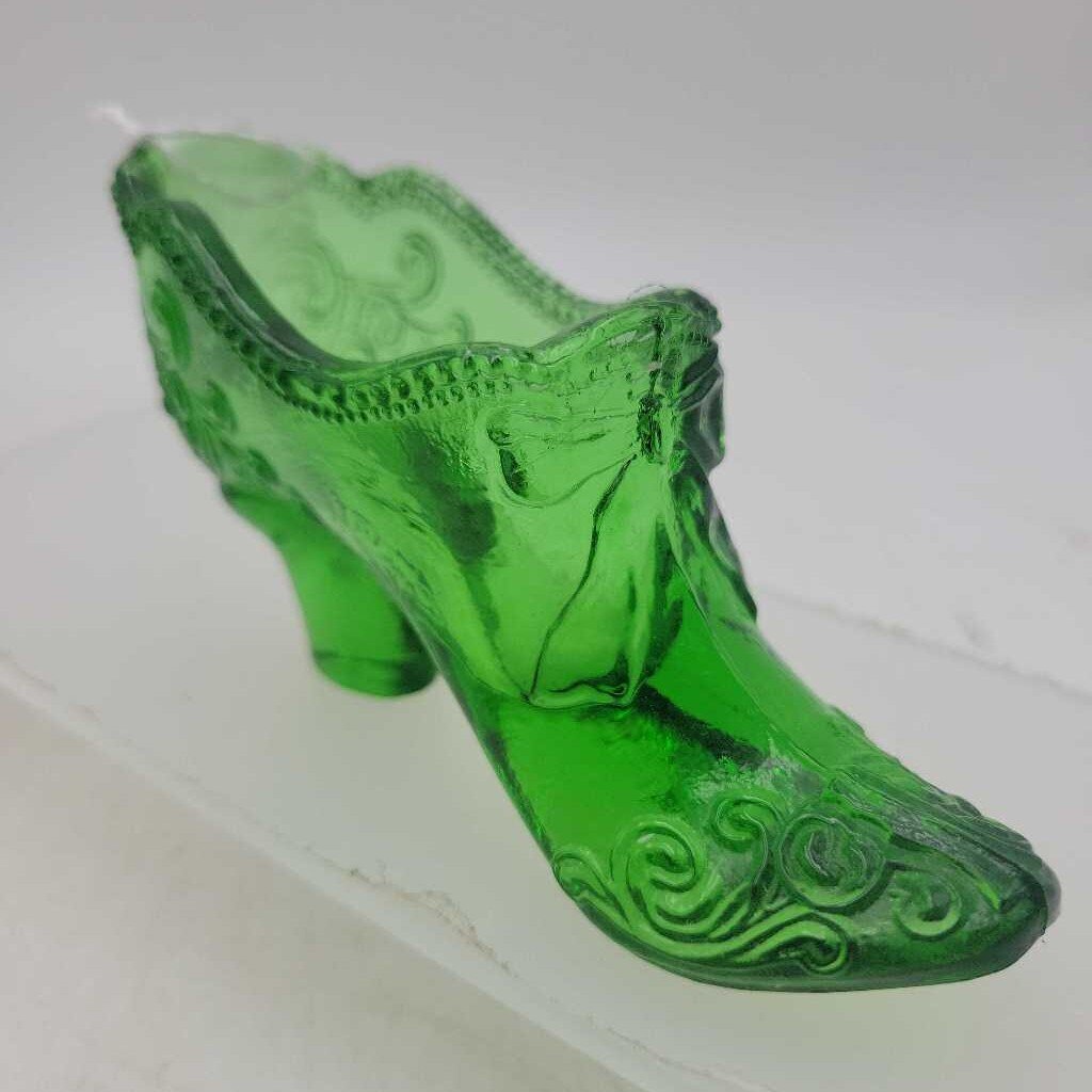 Fenton Glass Shoe (DEB)