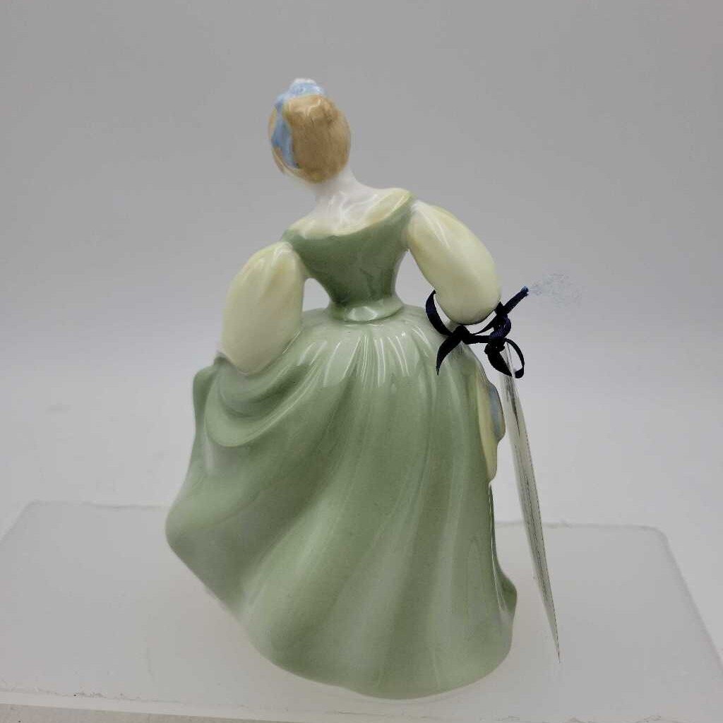Royal Doulton Figurine - "Fair Maiden" 1966 (JG44) HN2211