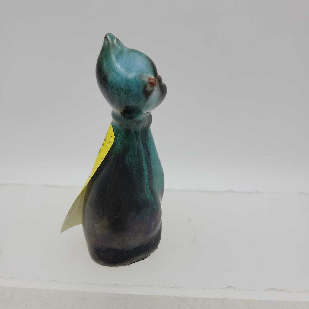 Blue Mountain Pottery Miniature Cat (JAS)