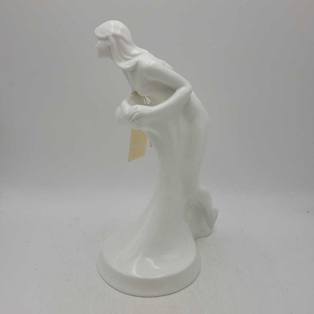 Royal Doulton Free Spirit HN3157 (JAS)