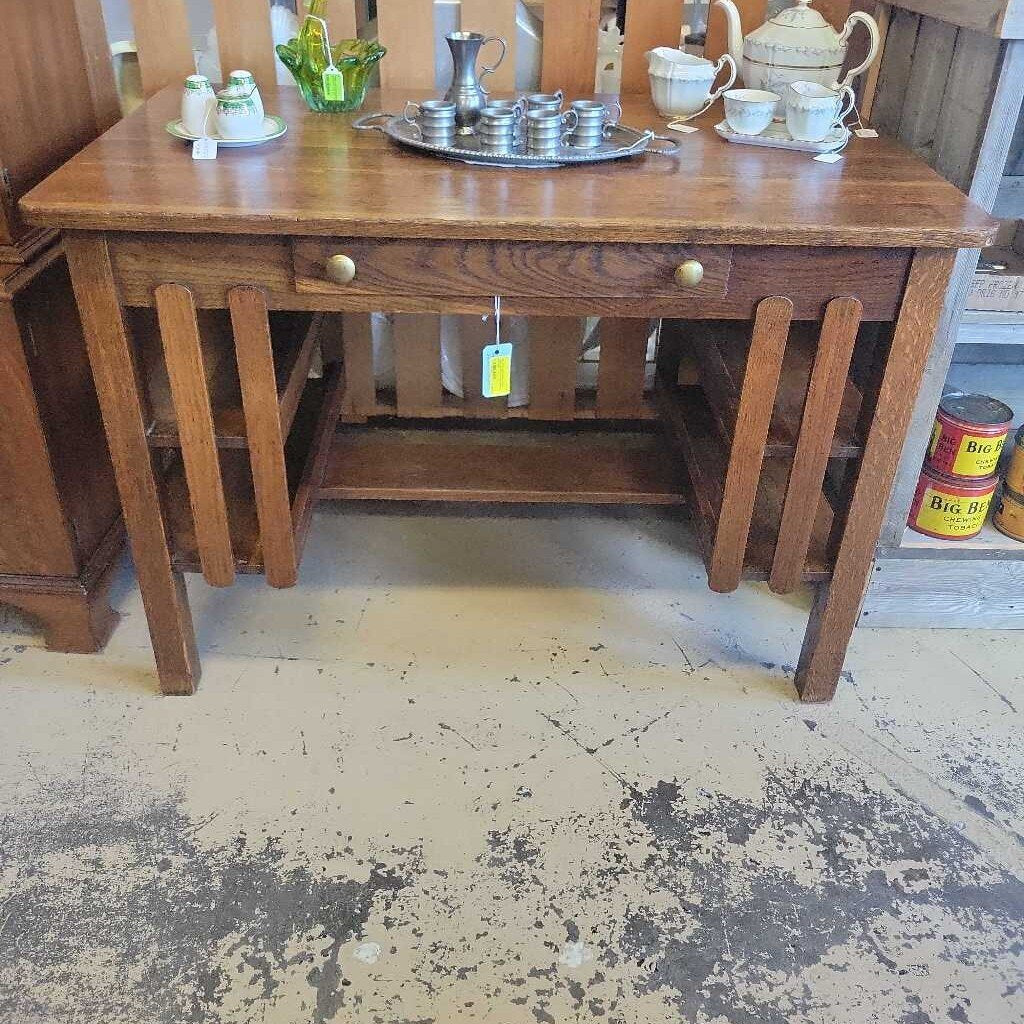 Art's and Craft's desk (NS) 329