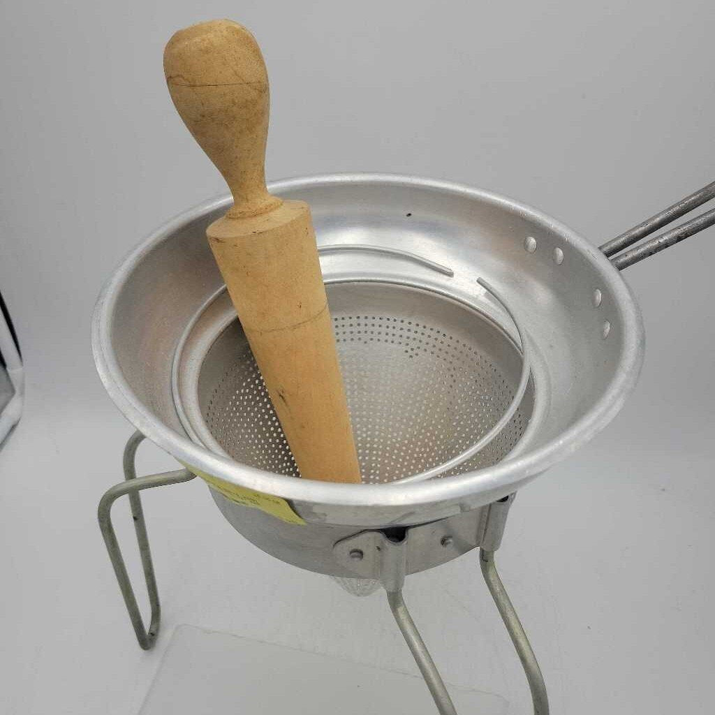 Canning sieve with pedestal (JAS)