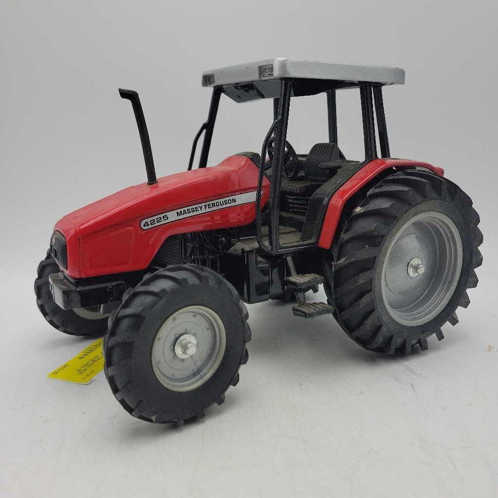 Massey Ferguson 4225 Ertl Tractor (RAE)