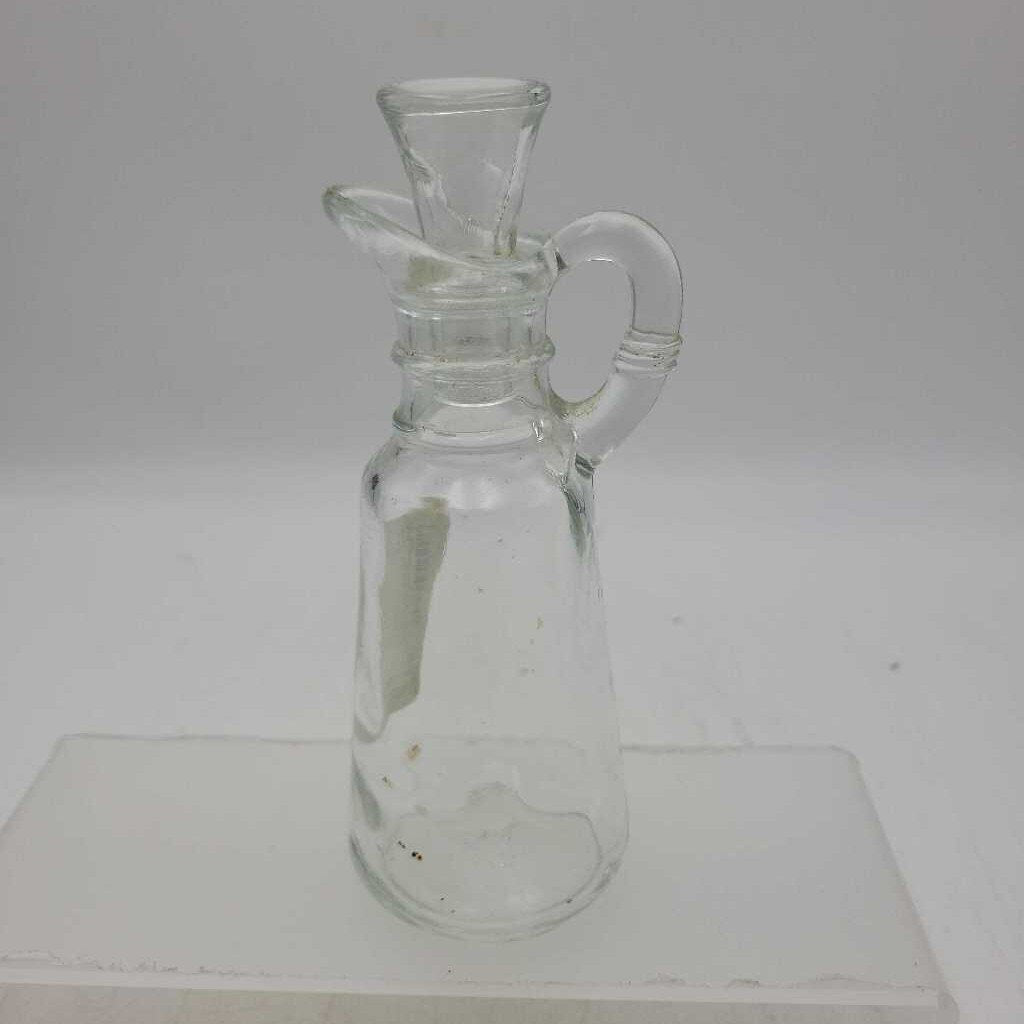 Glass cruet complete with stopper (JAS)