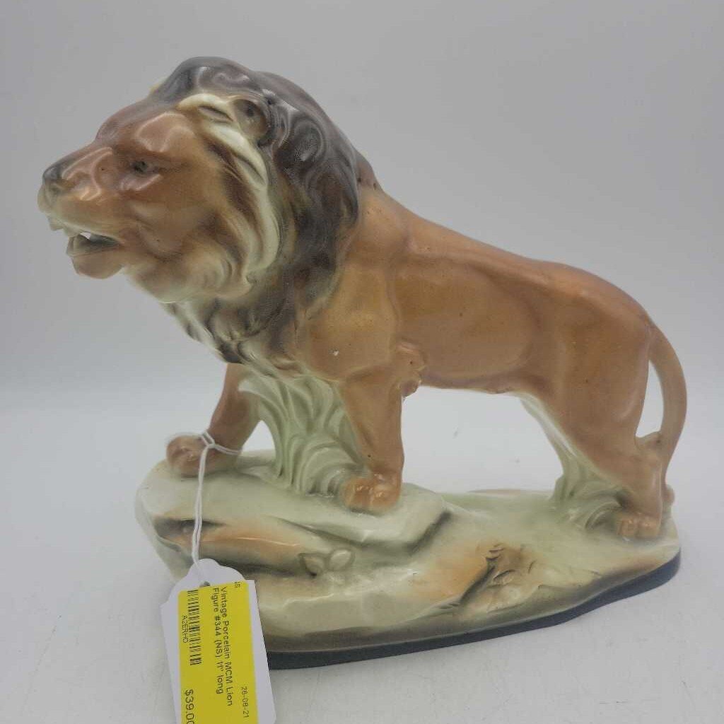 Vintage Porcelain MCM Lion Figure #344 (NS)