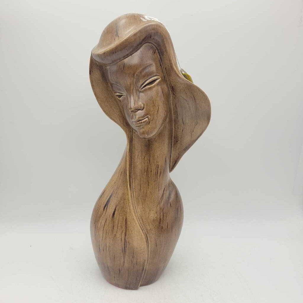 MCM Woman pottery Figurine (DEB)