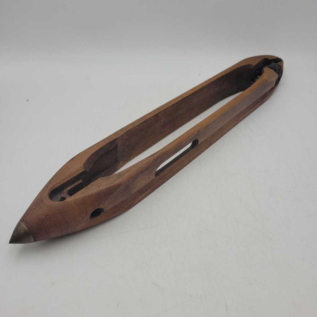 Antique Wooden Shuttle (JAS)