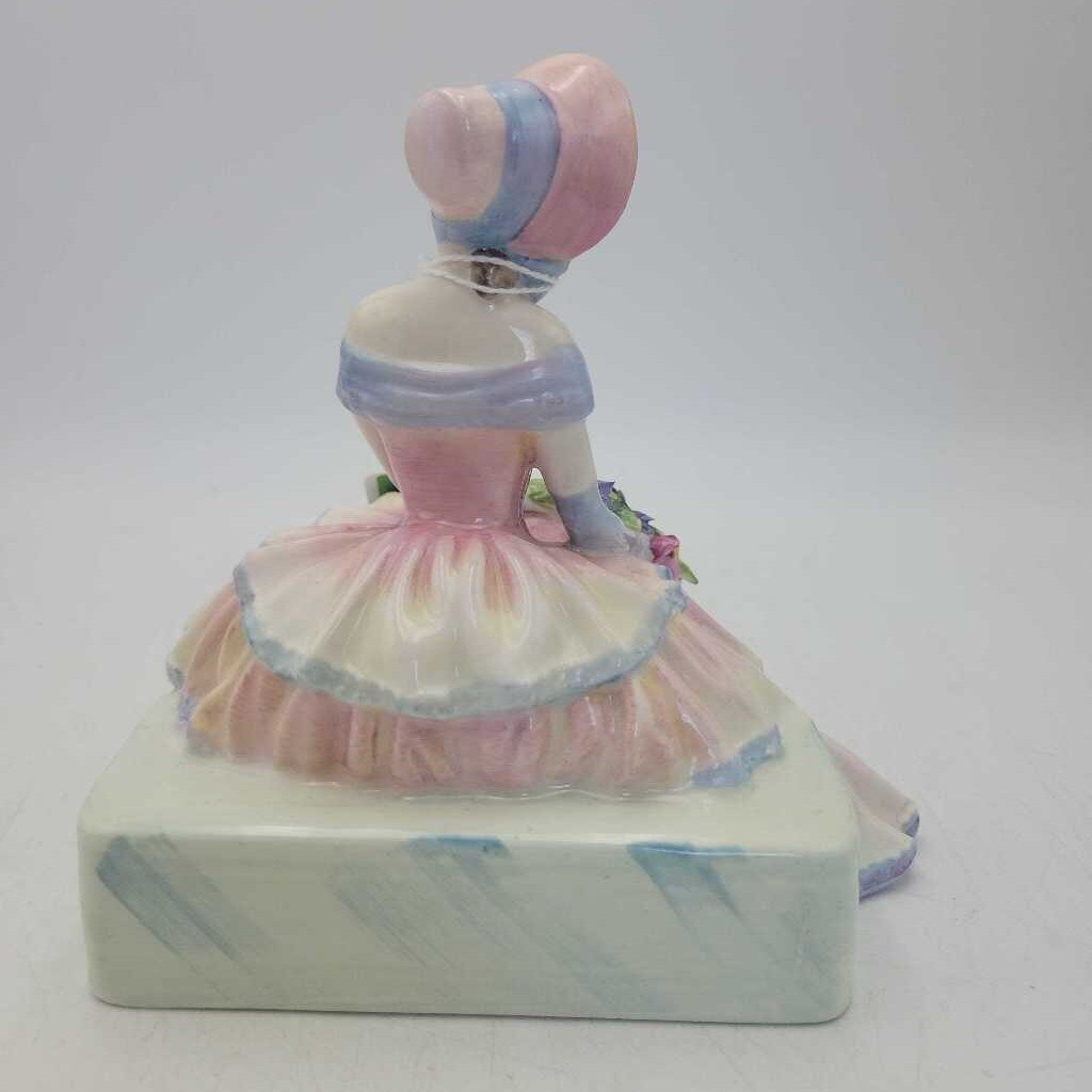Royal Doulton "Daydreams" (DEB) HN1731