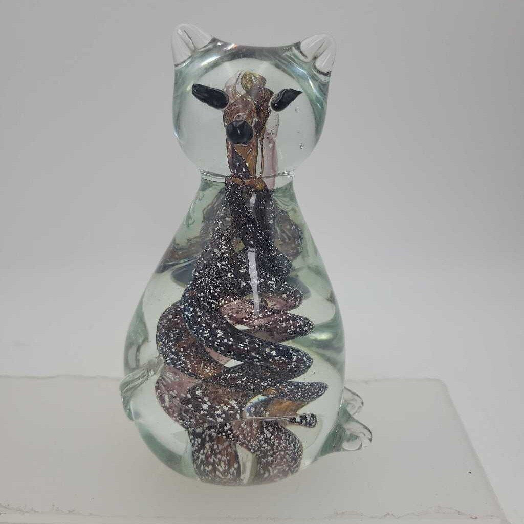 Unique Glass Paperweight Cat (DMG) 1276
