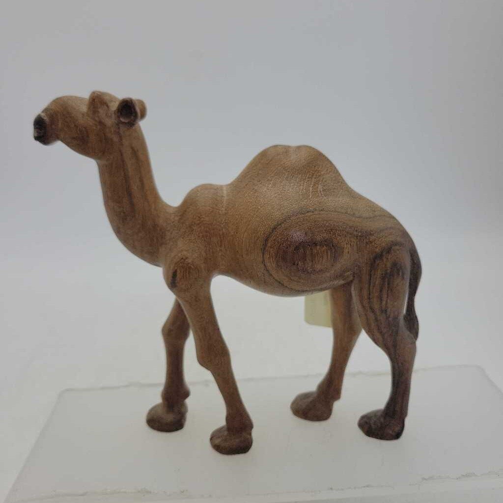 Wood Carved Camel (YVO) (609)