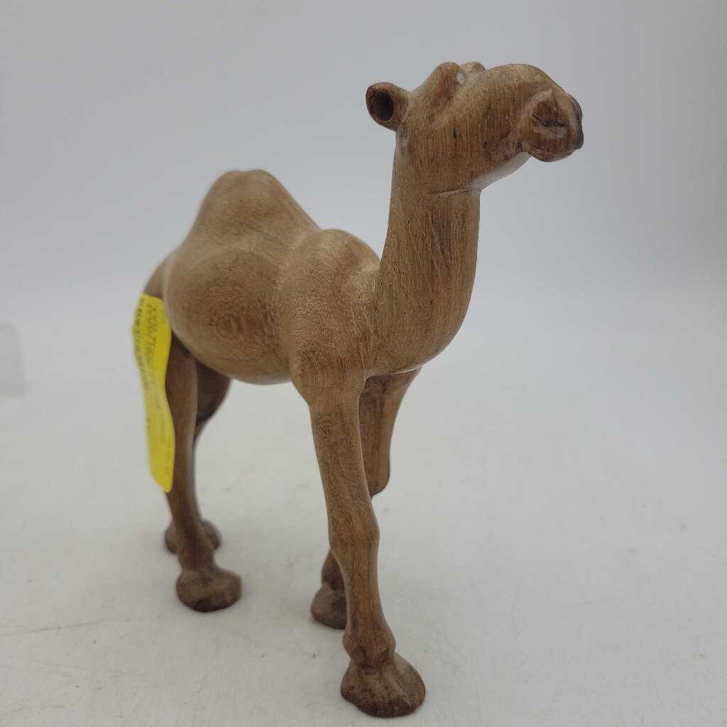Wood Carved Camel (YVO) (609)