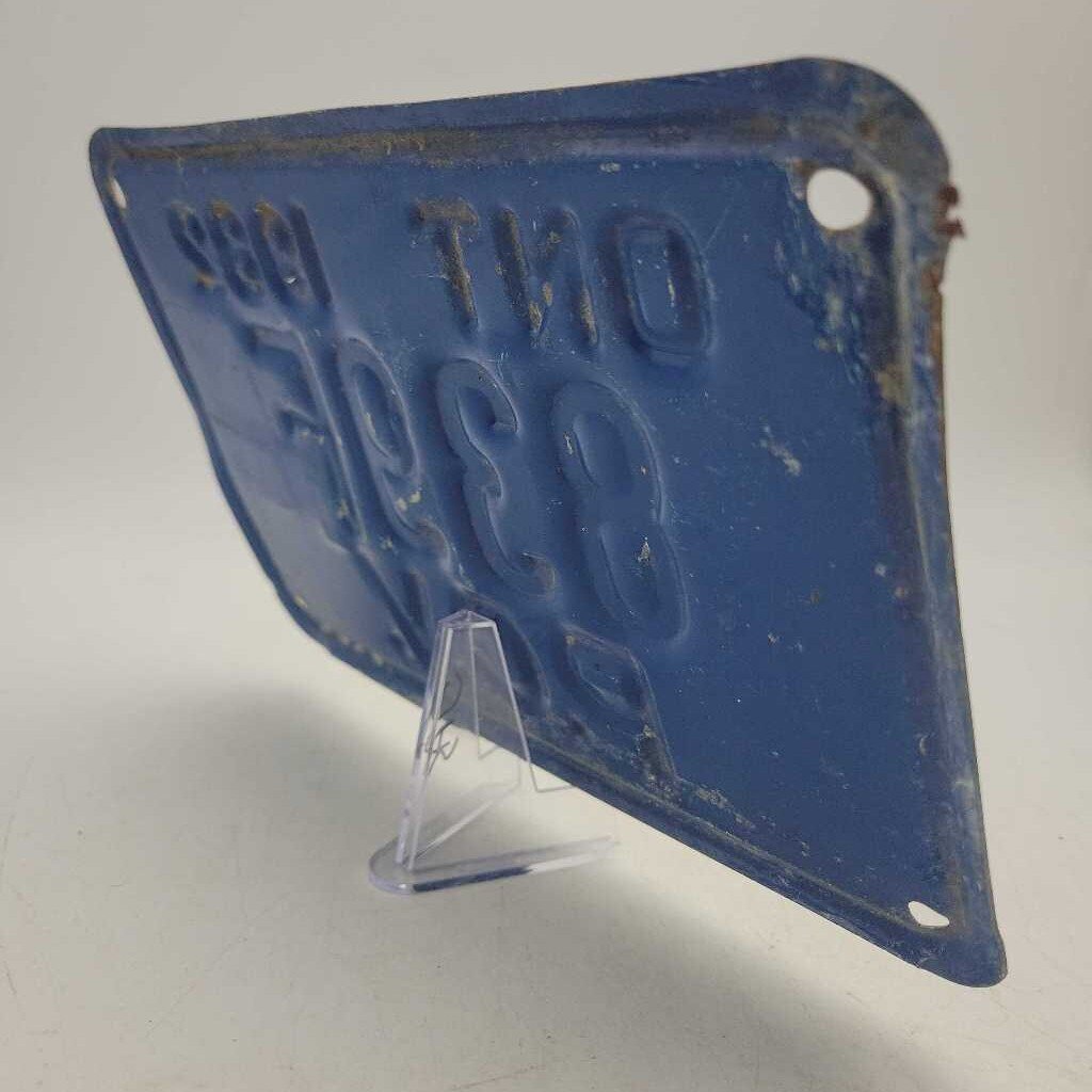 PCV Ontario 1982 Licence Plate (JAS)