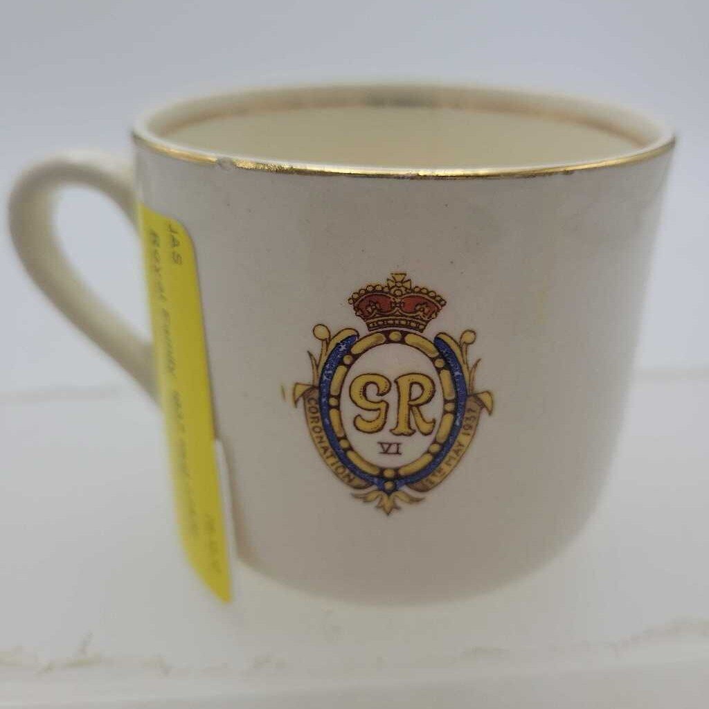 Royal Family 1937 mug (JAS)