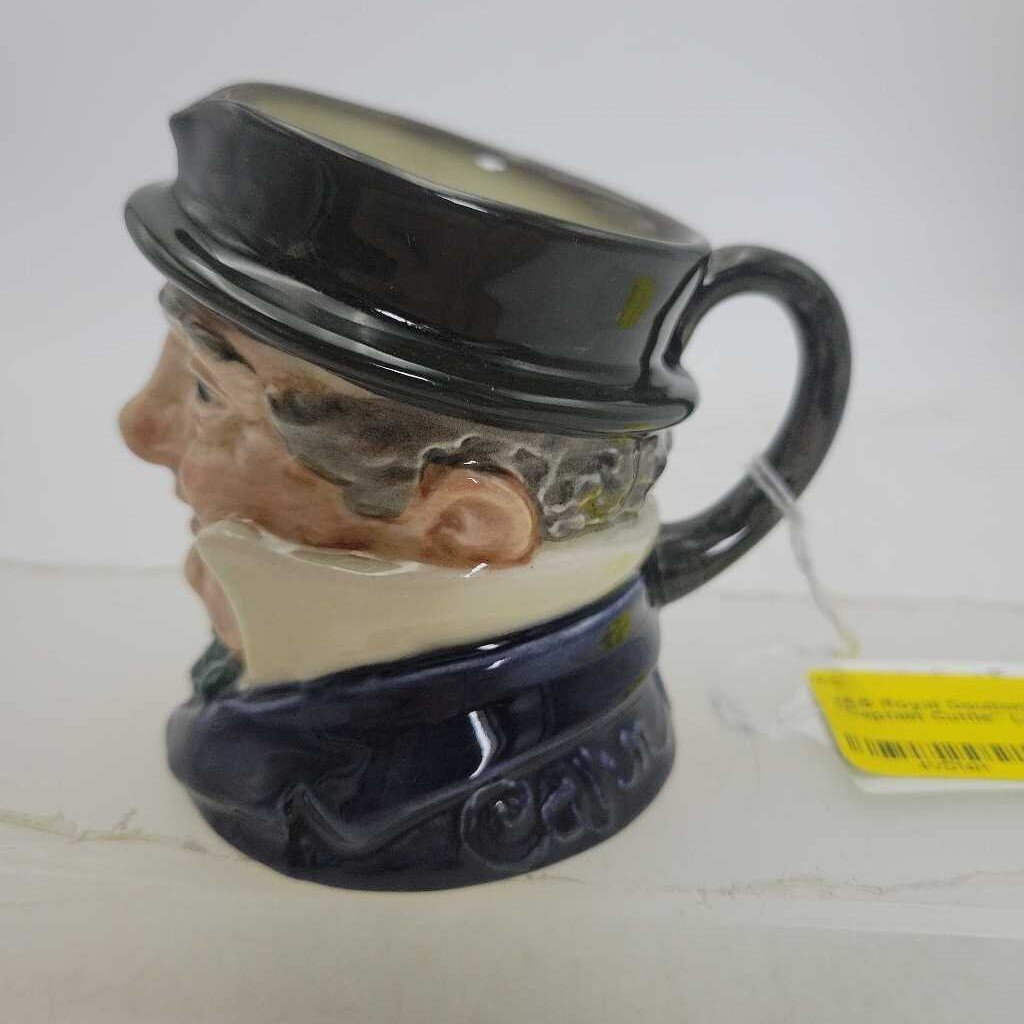 Royal Doulton Figurine "Captain Cuttle" (JAS)