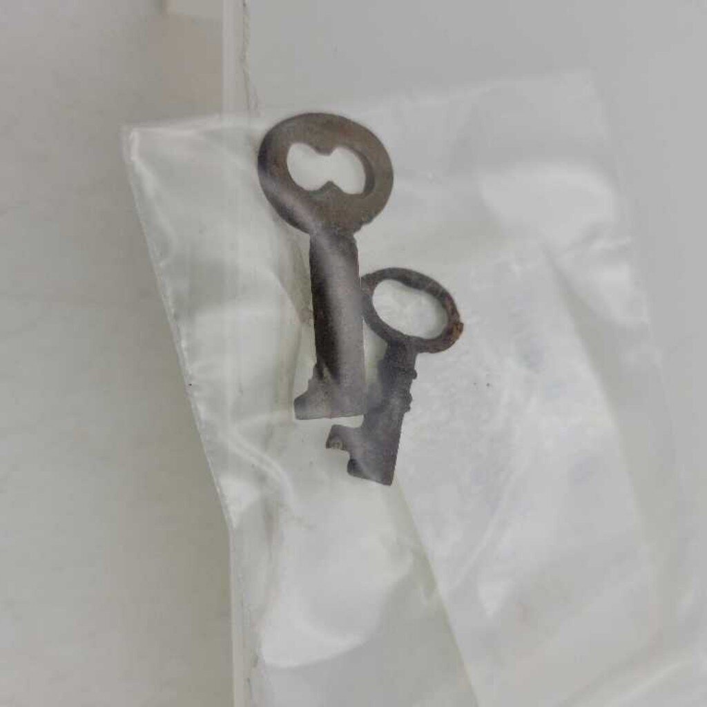 Pair Cabinet Skelton Key (JAS)