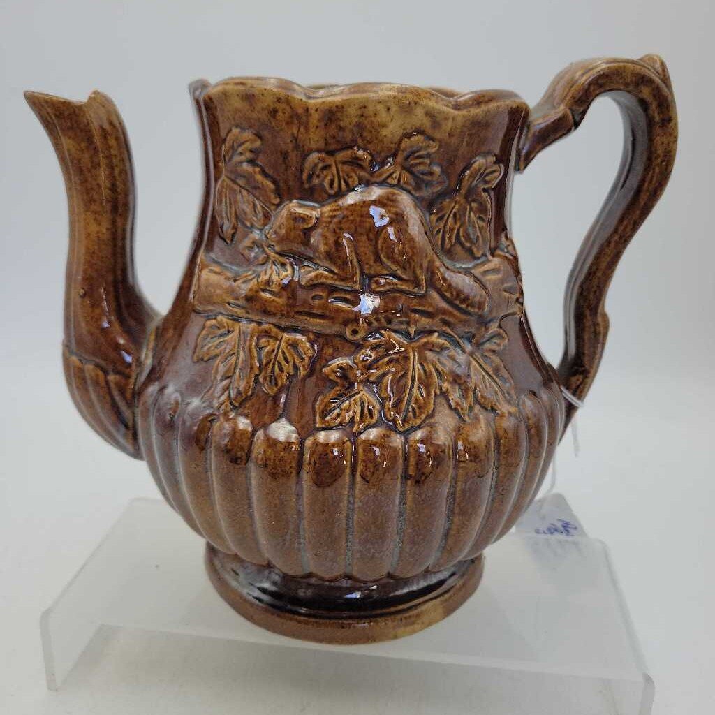 Rare Canadiana Teapot with Beaver, Brantford c.1880. *REF Newlands - Ont. Potters Book