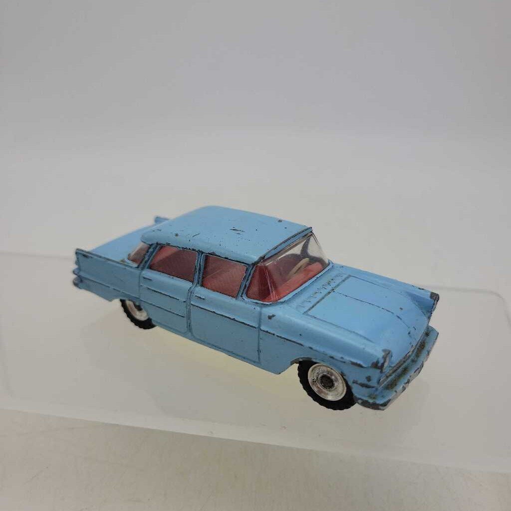 Dinky Opal Kapitan 177 car (YVO) 610