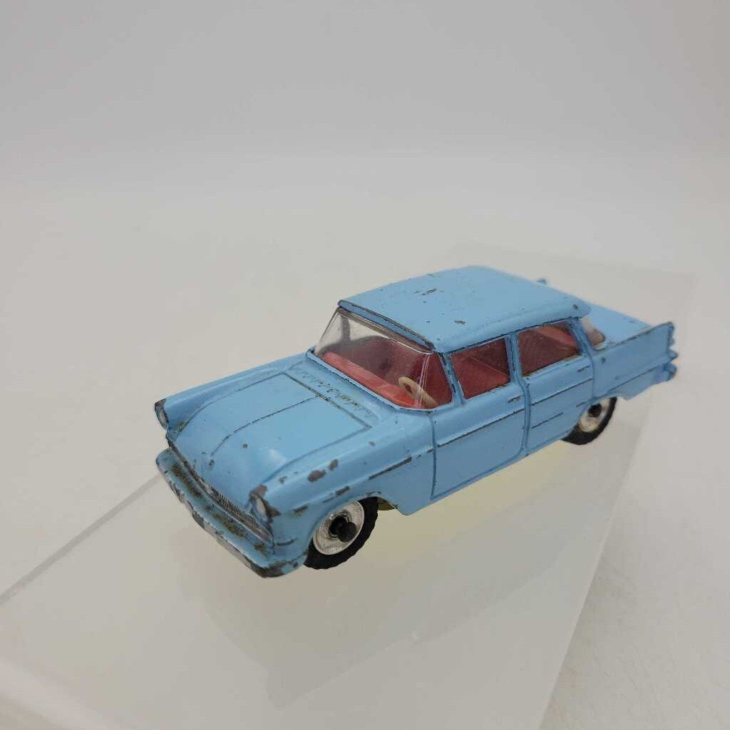 Dinky Opal Kapitan 177 car (YVO) 610
