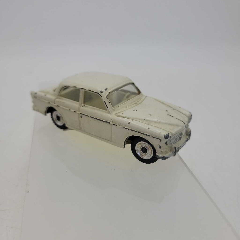 Dinky Volvo 122S car (YVO) 610