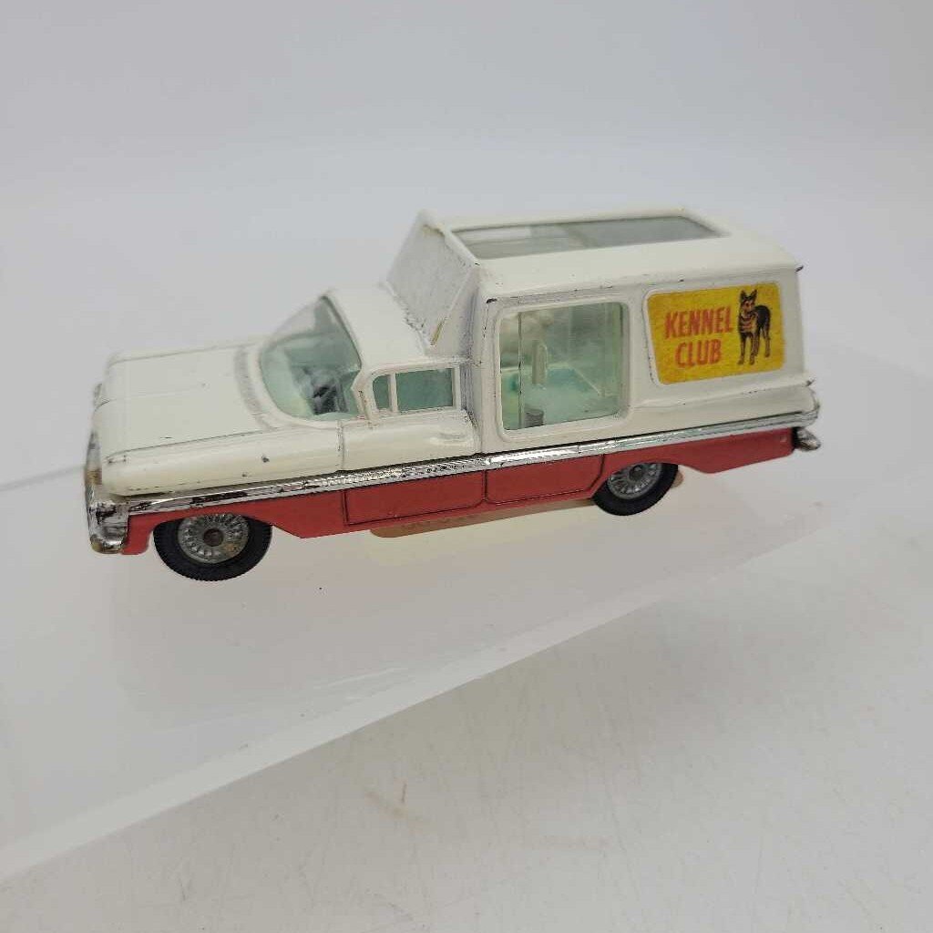 Corgi Toys Chevrolet Impala Kennel Club (YVO) 610