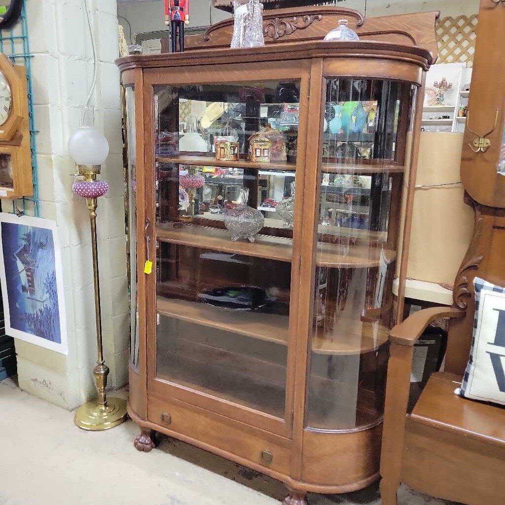 Oak Bow Front China Cabinet w / Mirror Back (YVO) (610)