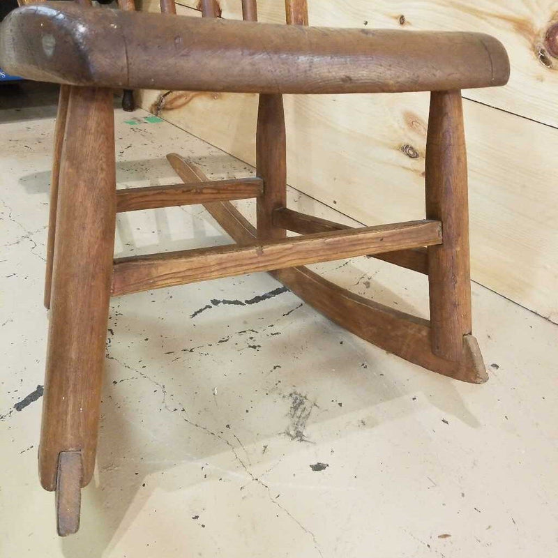 Antique Rocking Chair (GEC) F1007