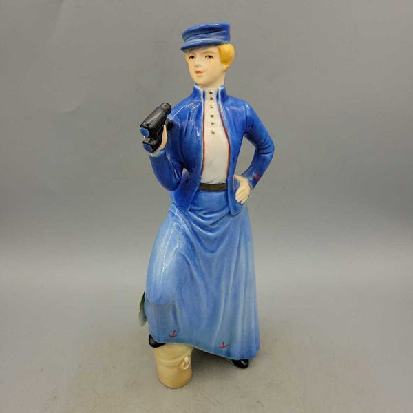 Goebel Figure Lady with Binoculars (LIND) P 340