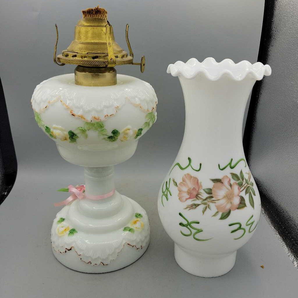 Antique Milk Glass oil Lamp (TRE) 45