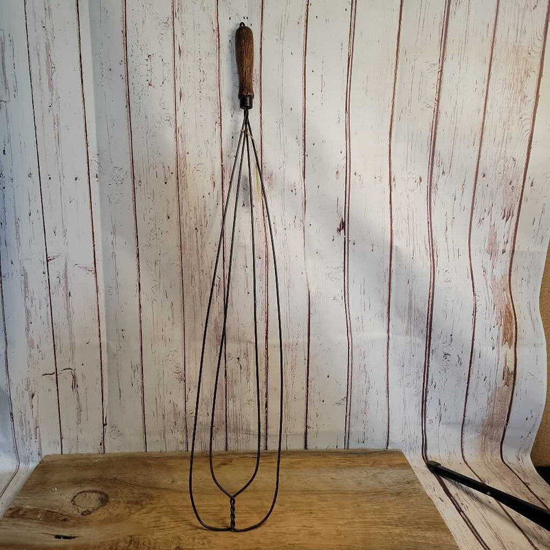 31" Antique Rug Beater w/ Wooden Handle (02/24)