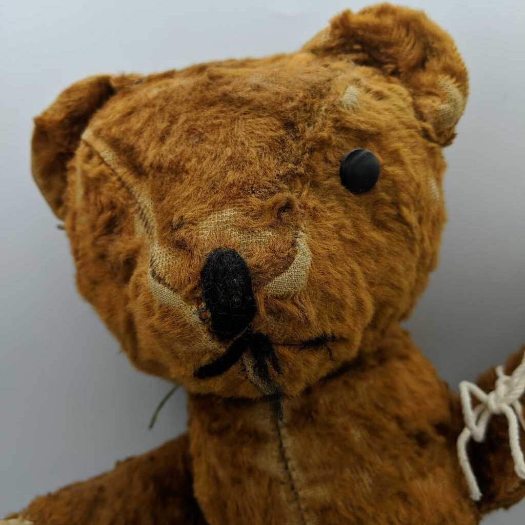 Antique Humpback Bear (M2)