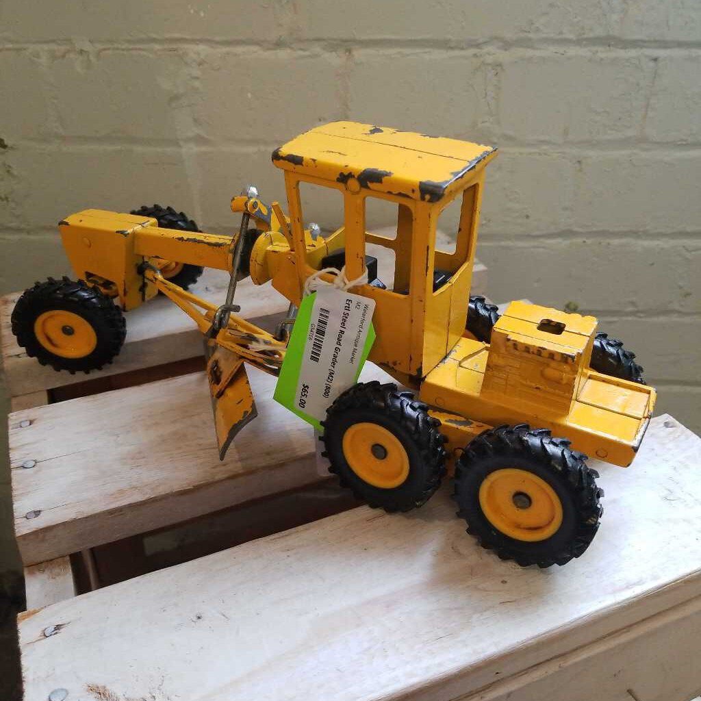 Ertl Steel Road Grader (M2) (800)