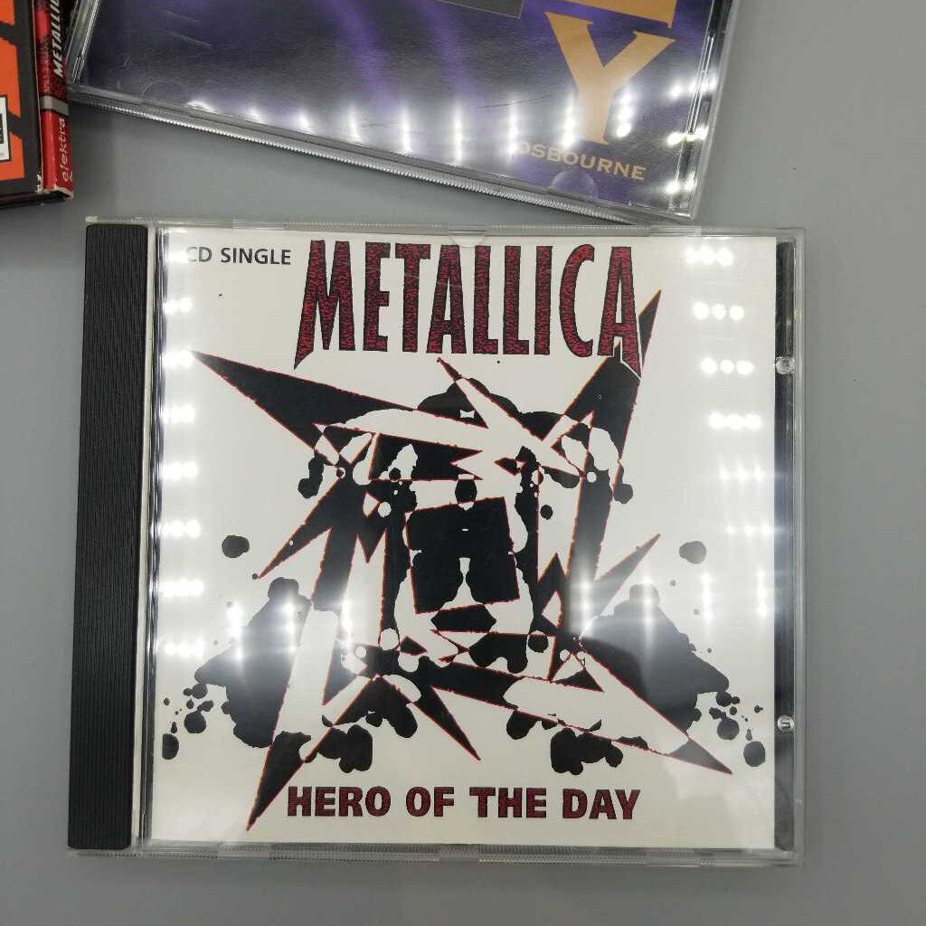 Lot of 6 metal CD Metallica and OZZY (DEB)