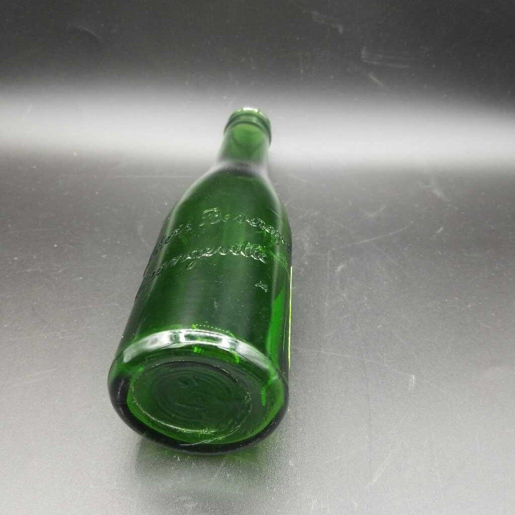 Walker's Beverages Soda / Pop bottle (JEF)