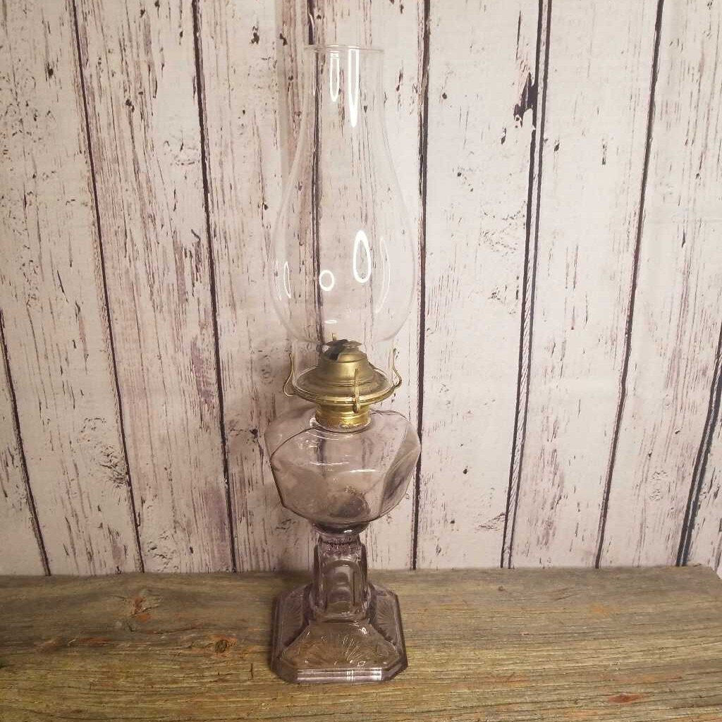 Antique Oil Lamp lantern (Jef)