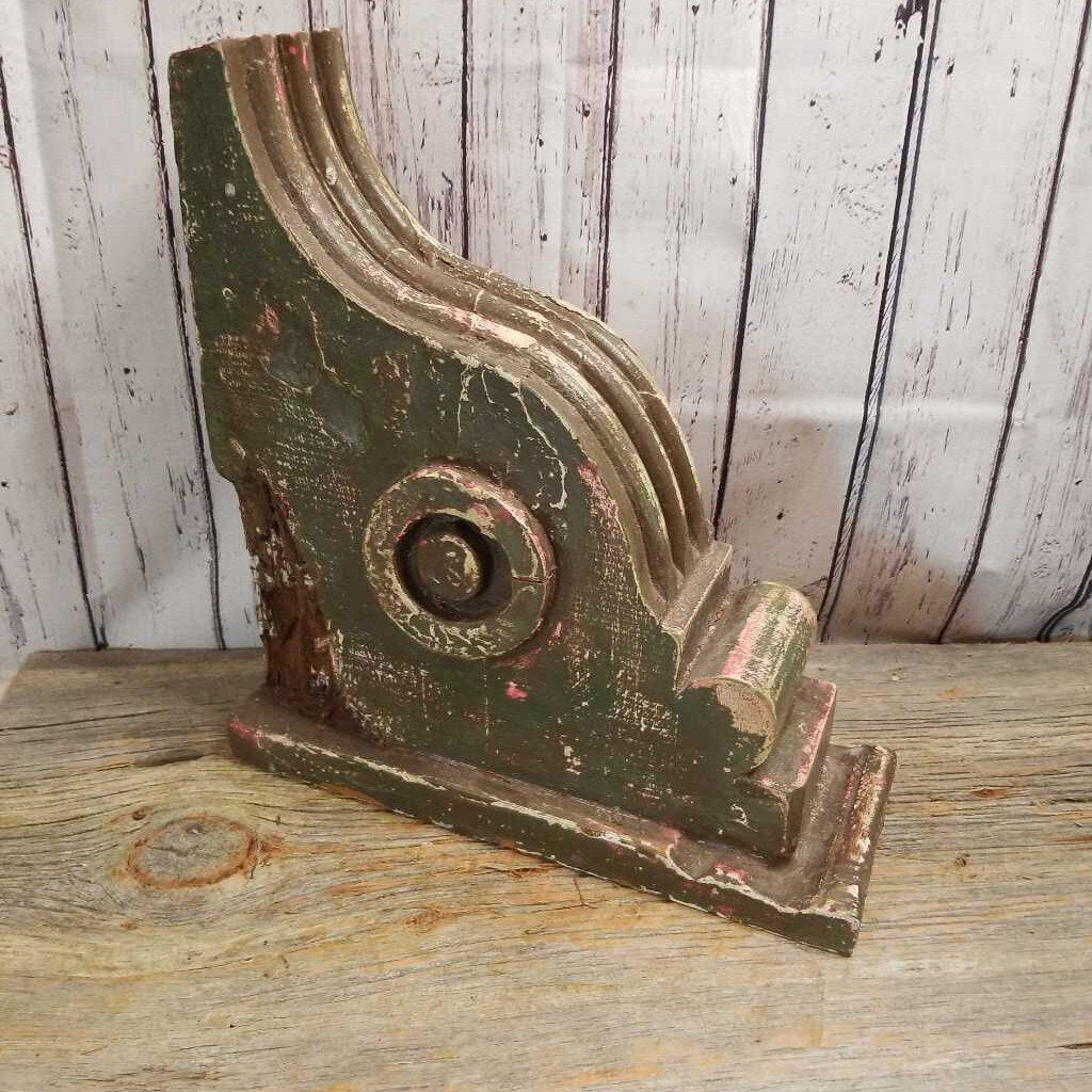 Antique Corbel (NUR) 767