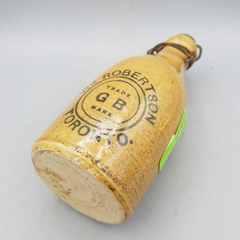 Wm Robertson Ginger Beer Bottle Toronto (JEF)