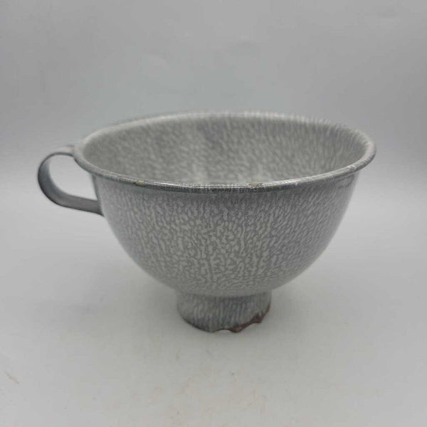 Enamel strainer (YVO) (211)