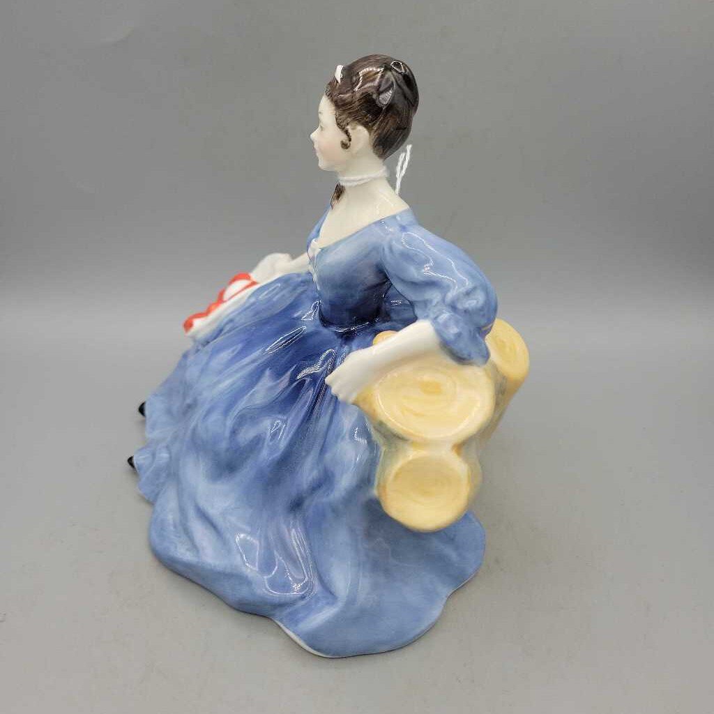 Royal Doulton Figure "Elyse" (DEB) HN 2429