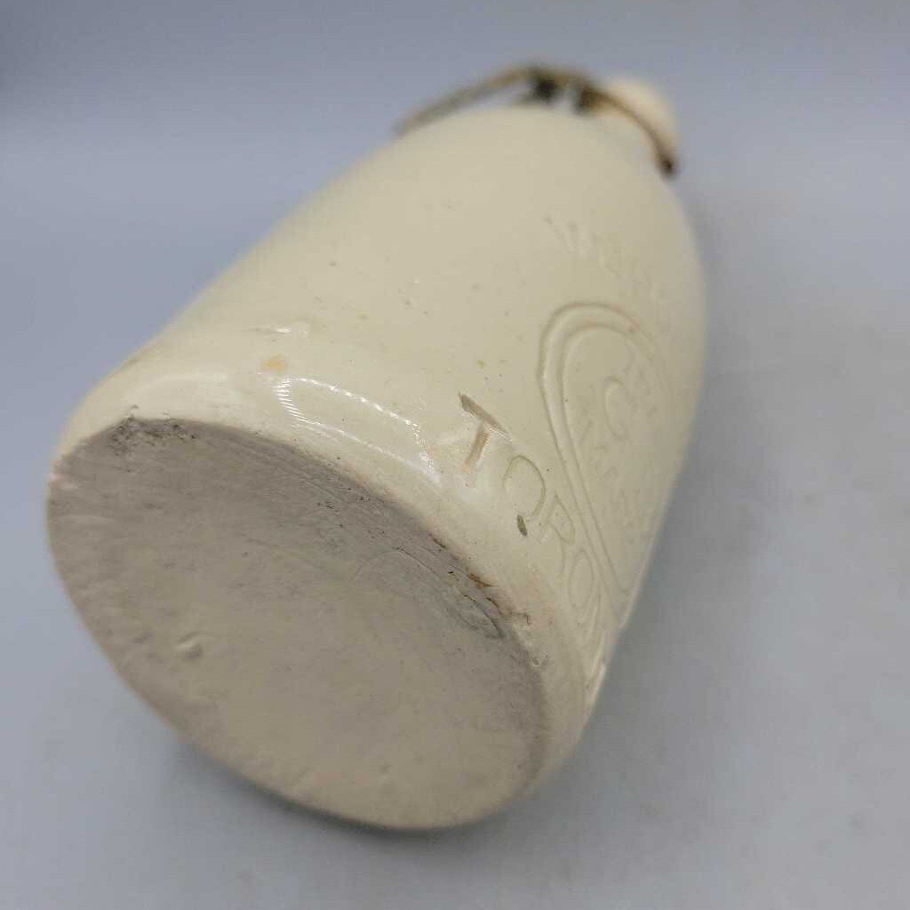 W M Robertson Toronto Ginger Beer Bottle (Jef)