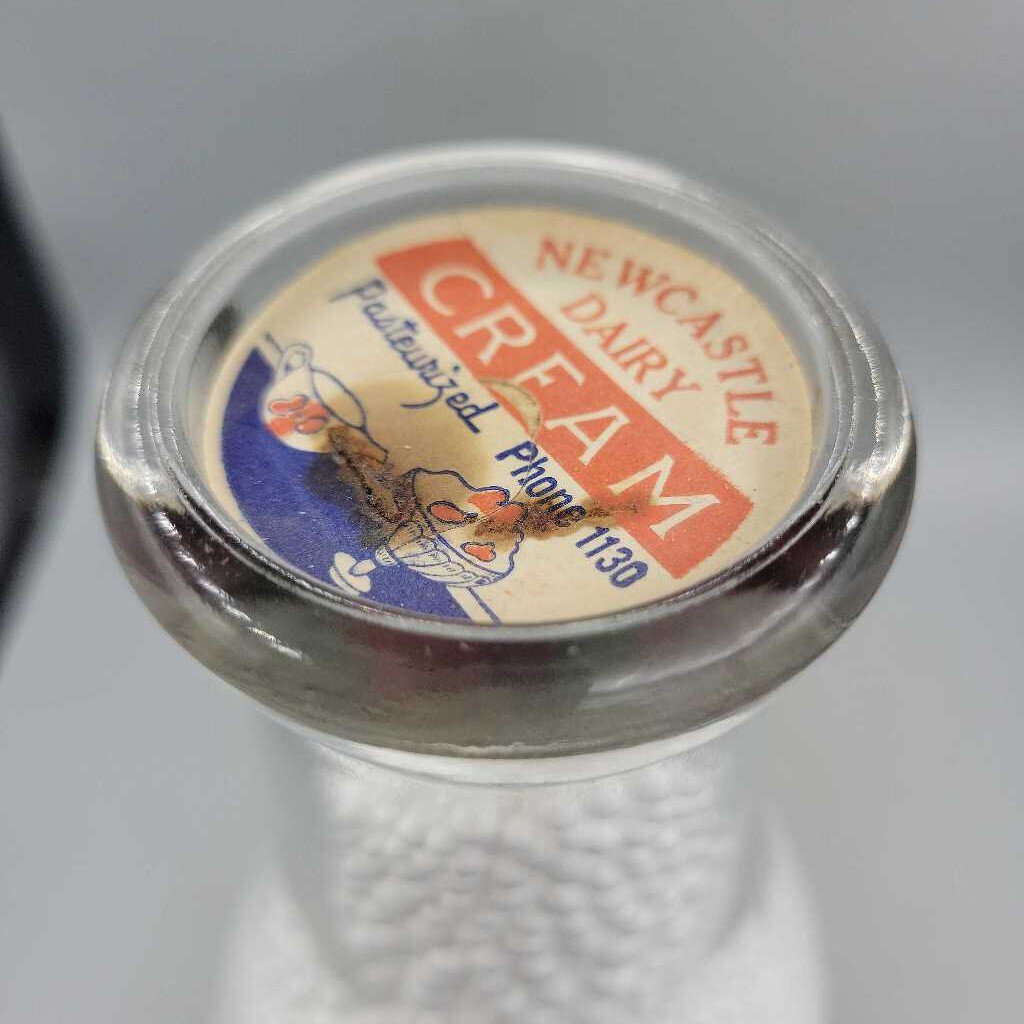 Rowes Dairy and Creamery Meaford Quart Milk bottle (Jef)